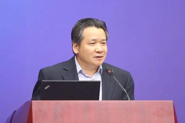 何德旭接受《金融時(shí)報(bào)》專訪：持續(xù)提升金融服務(wù)實(shí)體經(jīng)濟(jì)質(zhì)效